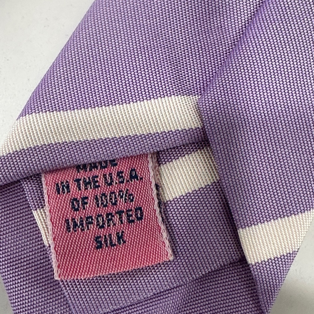 Vineyard Vines lavender Purple Striped Men's silk tie - Picture 4 of 4